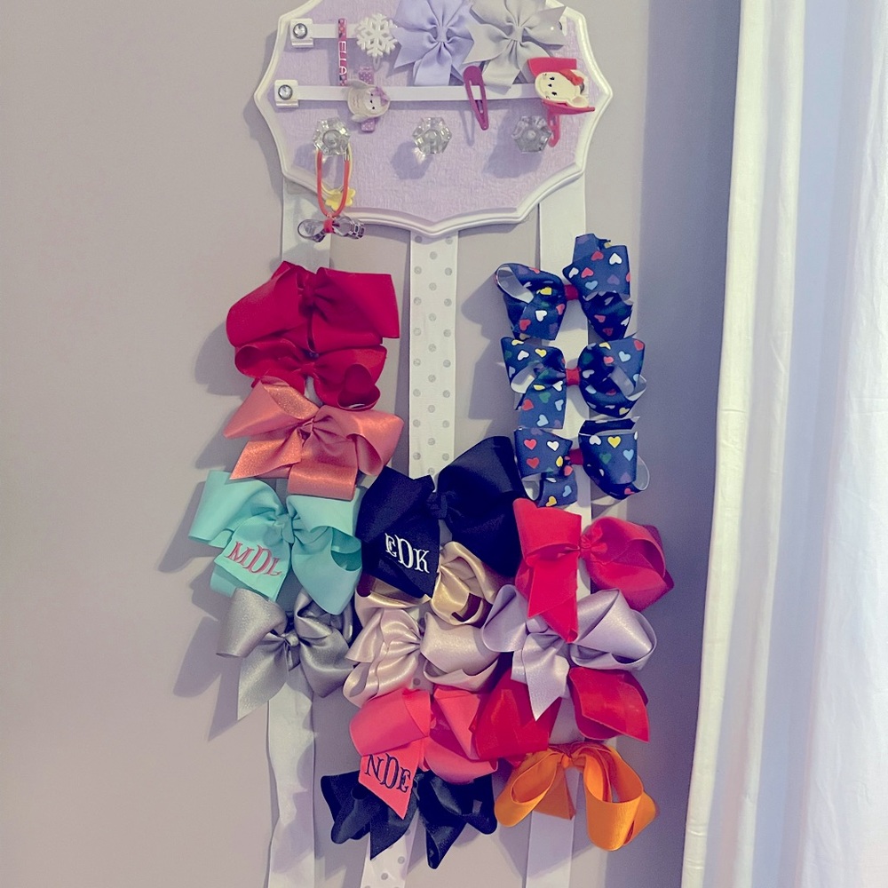 Girls hair bow display and organizer